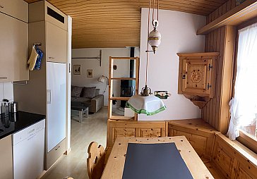 Ferienwohnung in Lumbrein - Küche mit Geschirrspüler