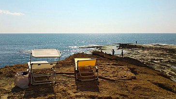 Ferienwohnung in Torrevieja - Der flache Felsstrand 100m unterhalb der Wohnung