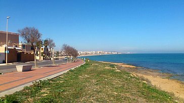 Ferienwohnung in Torrevieja - Der Weg zum Sandstrand von La Mata