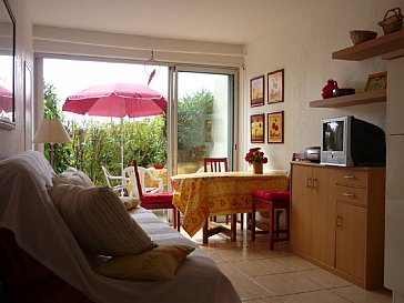 Ferienwohnung in Sète - App. 2 der Wohnraum mit Blick auf die Terrasse