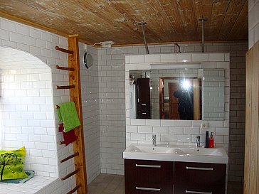 Ferienhaus in Kallinge - Das Badezimmer im ersten Stock