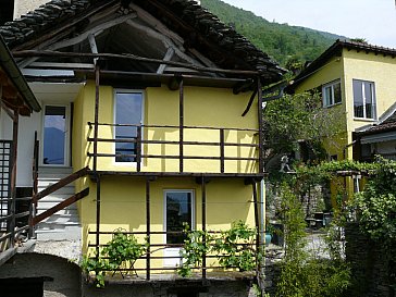 Ferienhaus in Brione sopra Minusio - Casa Grillino