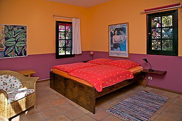 Ferienhaus in Los Llanos de Aridane - Schlafzimmer mit Doppelbett und Terrasse