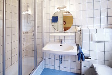 Ferienwohnung in Bad Schallerbach - Badzimmer unserer Zimmer und Appartements