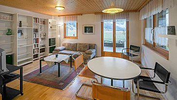 Ferienwohnung in Oberwald - Wohnzimmer