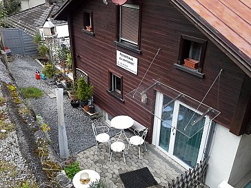 Ferienhaus in Schwanden - Terrasse klein