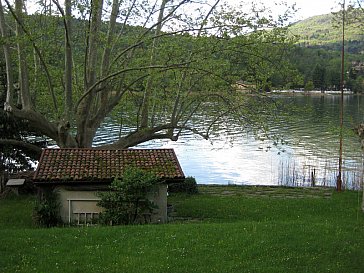 Ferienwohnung in Caslano - Seegrundstück - privater Seezugang