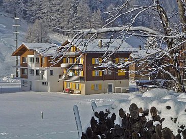 Ferienhaus in Saas-Grund - Das Haus im Winter