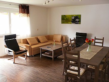 Ferienwohnung in Rheinhausen - Wohnzimmer OG