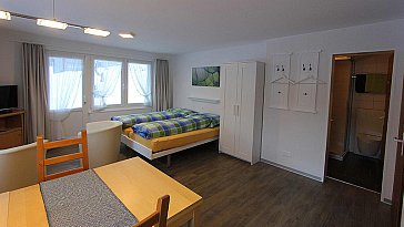 Ferienwohnung in Saas-Fee - Wohn- und Schlafraum mit offener Küche