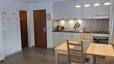 Ferienwohnung in Saas-Fee - Küche und Esstisch