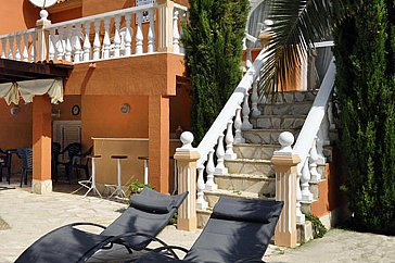 Ferienhaus in Dénia - Treppenabgang zum Pool
