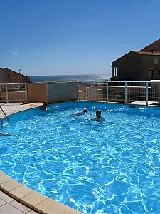 Ferienhaus in St. Pierre la Mer - Pool ca 70 m vom Haus entfernt