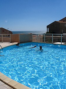 Ferienhaus in St. Pierre la Mer - Der Pool ca. 70m weiter