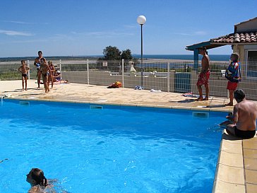 Ferienhaus in St. Pierre la Mer - Der Pool nur 80m weiter
