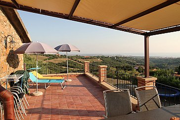 Ferienwohnung in Rosignano Marittimo - Die grosse Terrasse (ca. 38 m2) mit Meersicht