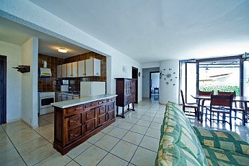 Ferienhaus in Porto Cristo-Cala Romàntica - Wohnzimmer mit Blick in die Küche