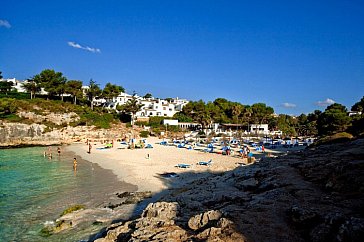 Ferienhaus in Porto Cristo-Cala Romàntica - Cala Anguila im Sommer