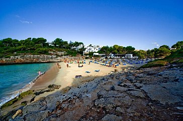 Ferienwohnung in Porto Cristo-Cala Romàntica - Cala Anguila im Sommer