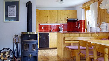 Ferienhaus in Zinal - Essbereich und Küche