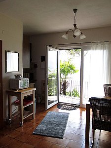 Ferienwohnung in Ronco sopra Ascona - Blick auf Terrasse und Inseln