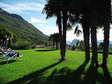 Ferienwohnung in Lugano-Cadro - Liegewiese mit Aussicht