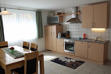 Ferienwohnung in Saas-Almagell - Küche und Essbereich