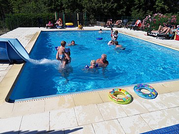 Ferienhaus in Rosières - Schwimmbad mit Planschbecken