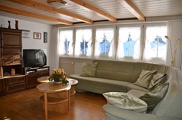 Ferienwohnung in Brunnadern - Wohnzimmer