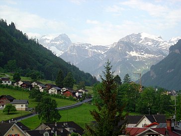 Ferienwohnung in Schwanden - Aussicht in die Glarner Berge