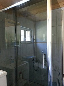Ferienhaus in Camuns - Haus Siemi: WC/Dusche