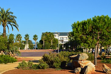 Ferienhaus in Dénia - Park vor der Urbanisation