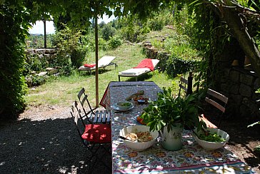 Ferienhaus in Le Vans - Terasse