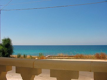 Ferienhaus in Marina di Mancaversa - Balkon mit Meerblick