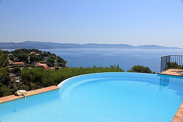 Ferienhaus in Cavalaire sur Mer - Moderner Pool mit Überlauf