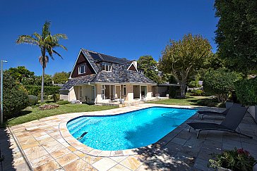 Ferienhaus in Kapstadt-Tokai - Villa Karibu - Total-Ansicht von Pool-Area