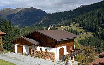 Ferienhaus in Litzirüti bei Arosa - Haus mit Zufahrt