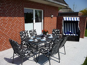 Ferienhaus in Archsum - Terrasse mit Strandkorb