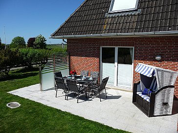 Ferienhaus in Archsum - Süd-Terrasse mit Strandkorb