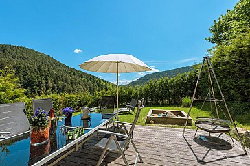 Ferienhaus in Alpirsbach - Grosse Terrasse und Garten