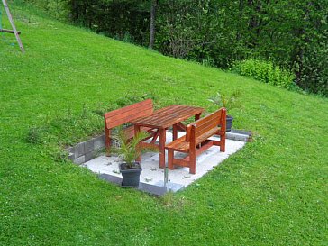 Ferienwohnung in Silbertal - Sitzplatz im Garten