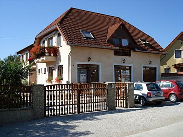 Ferienwohnung in Hévíz - Haupteingang zum Haus