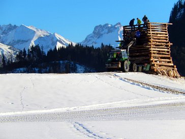 Ferienwohnung in Obermaiselstein - Aufbau Funkenfeuer, Blick auf Alpen