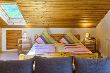 Ferienwohnung in Münstertal - Wohn-Schlafzimmer - Wohnung im Dachgeschoss