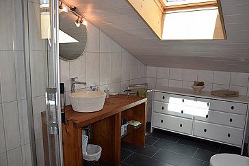 Ferienwohnung in Oberwil - Badezimmer mit Dusche