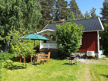 Ferienhaus in Rosenfors - Gartenmöbel, Sonnenschirm und Grill