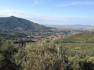 Ferienwohnung in Calci - Blick Richtung Tal und Dorf vom Haus