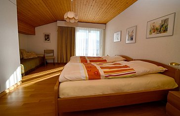 Ferienwohnung in Aeschlen ob Gunten - Das Schlafzimmer mit hochwertiger Ausstattung
