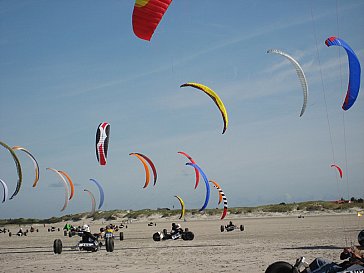 Ferienwohnung in St. Peter-Ording - Strandbuggy fahren am Strand