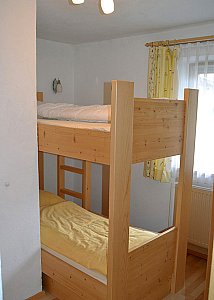 Ferienhaus in Neustift im Stubaital - Blick in die Schlafzimmer